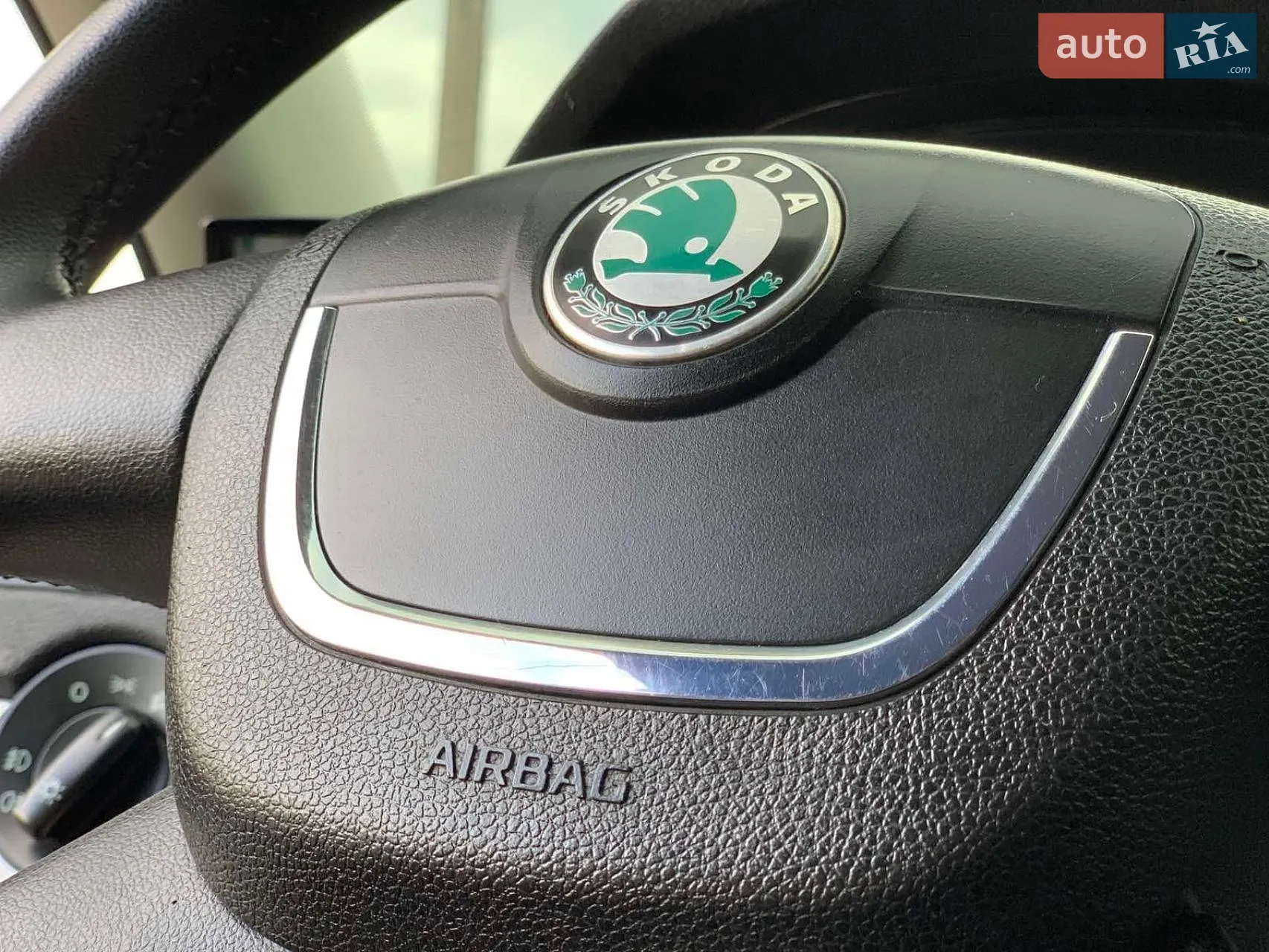 2010 Skoda Octavia - мініатюра 83
