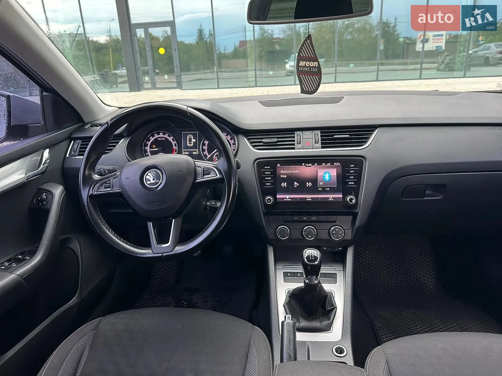 2017 Skoda Octavia - мініатюра 16