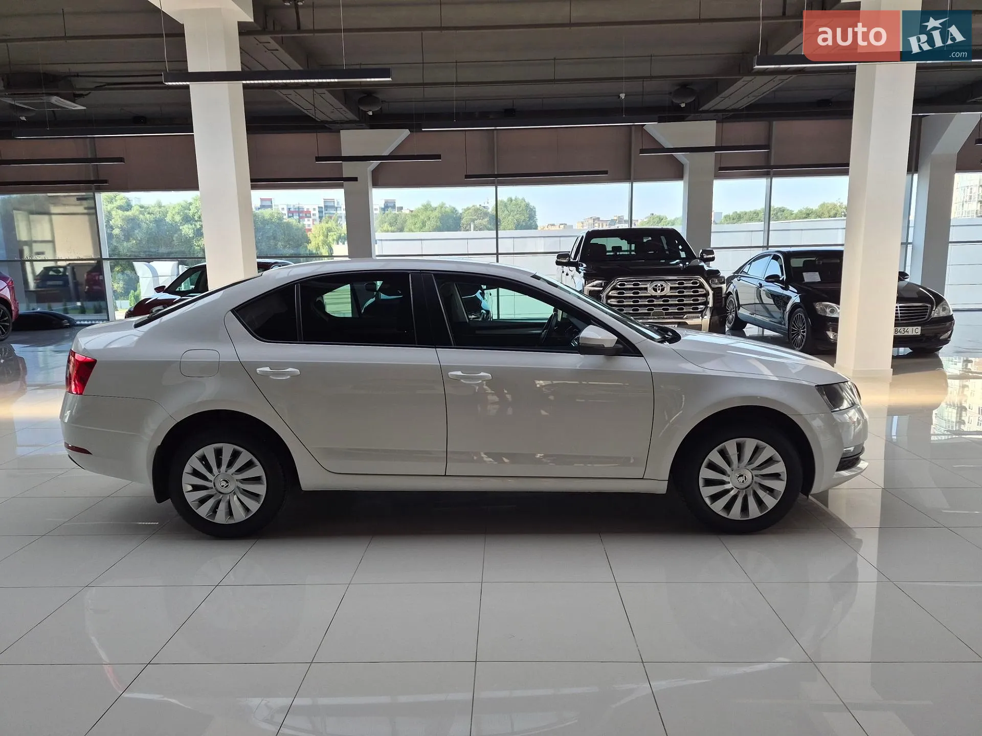 2017 Skoda Octavia - мініатюра 2