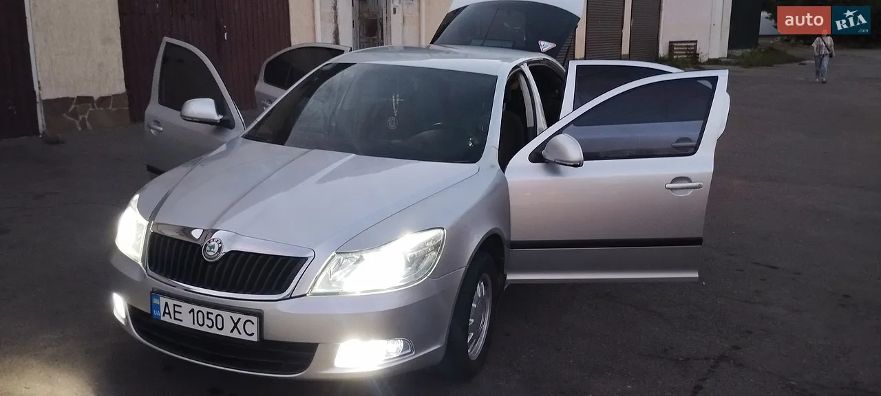 2010 Skoda Octavia - мініатюра 19
