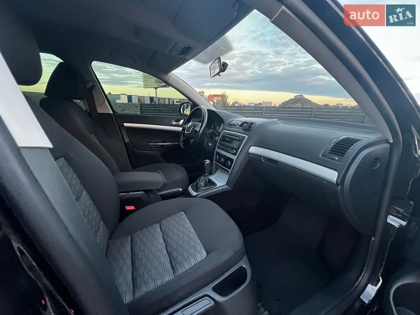 2010 Skoda Octavia - мініатюра 5