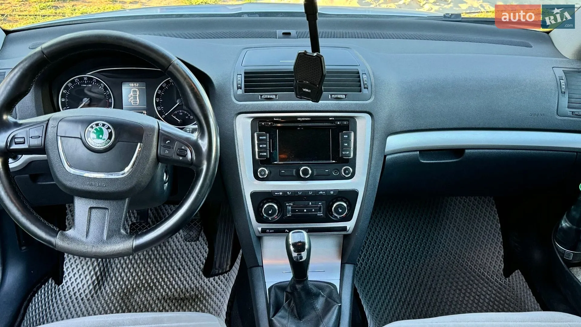 2011 Skoda Octavia - мініатюра 8