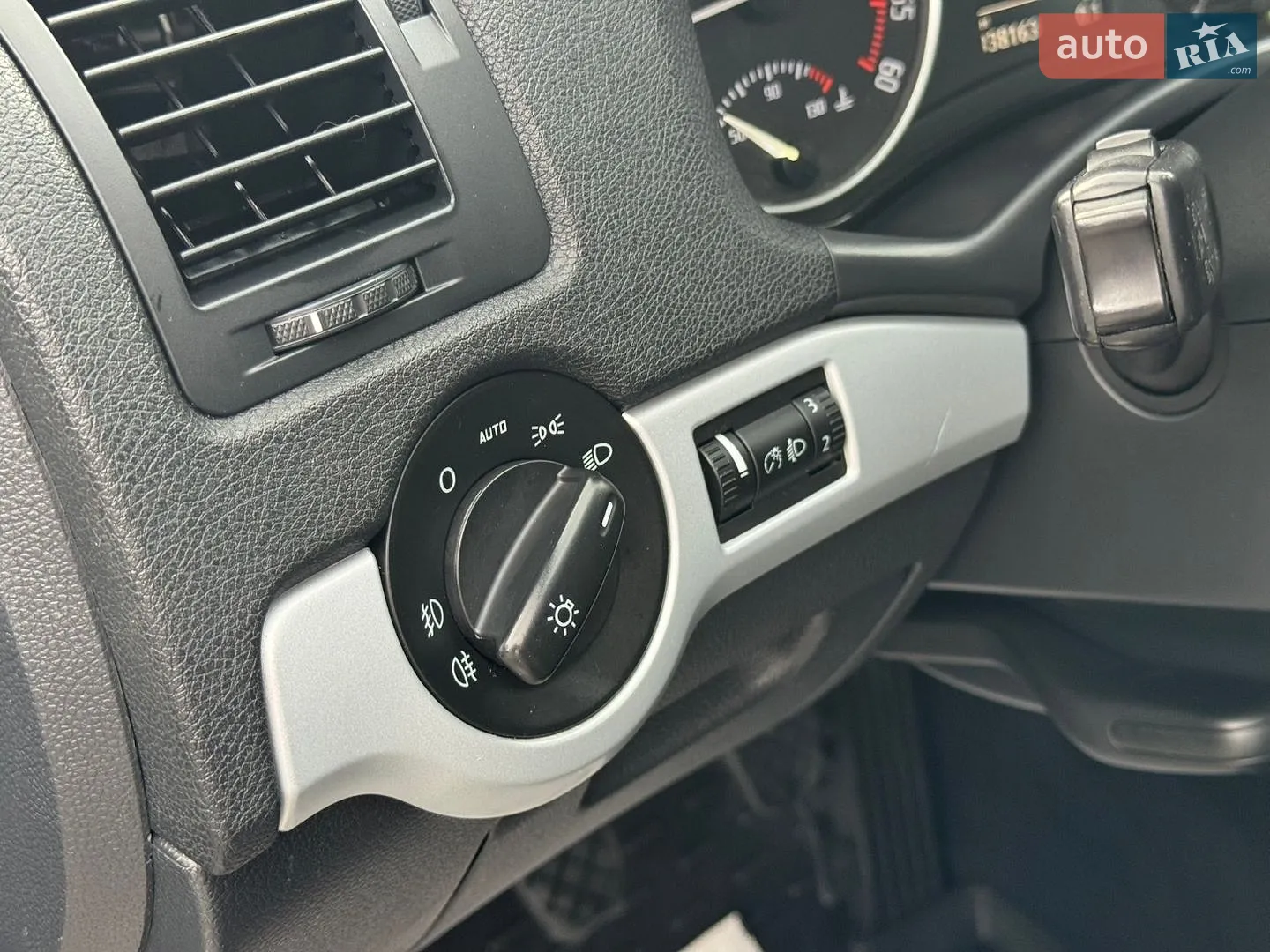 2010 Skoda Octavia - мініатюра 13