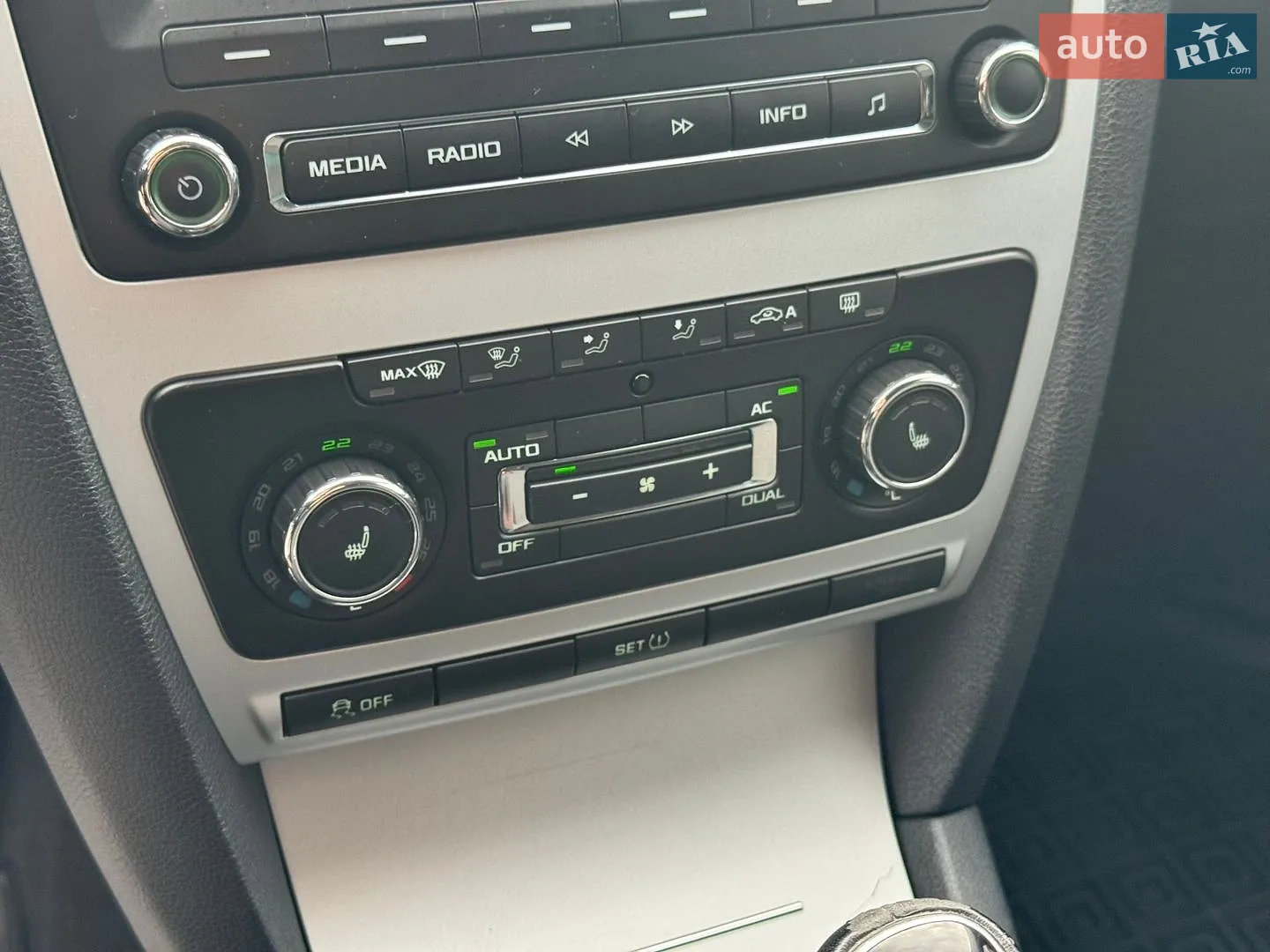 2010 Skoda Octavia - мініатюра 14