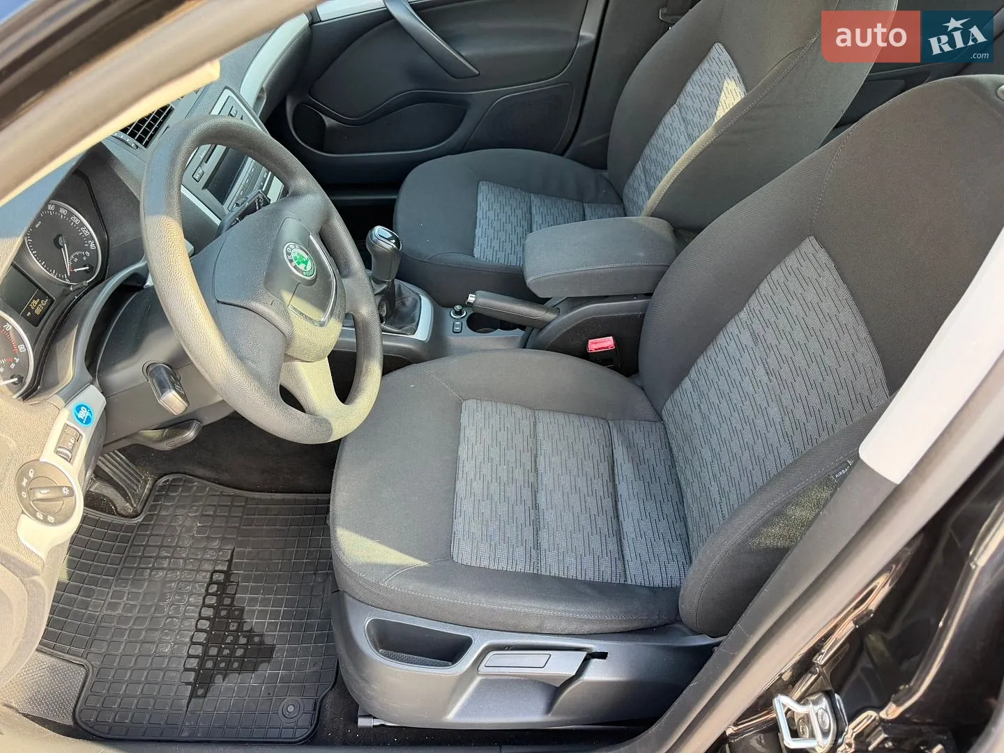 2011 Skoda Octavia - мініатюра 48