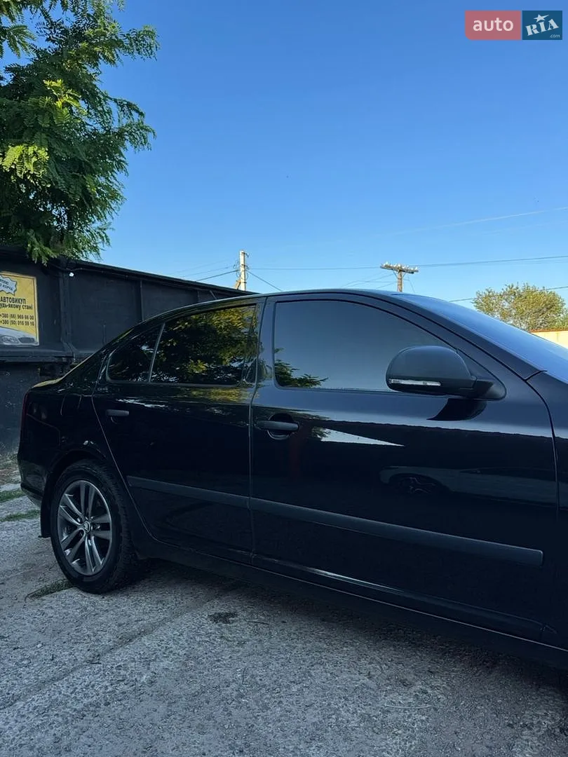 2010 Skoda Octavia - мініатюра 2