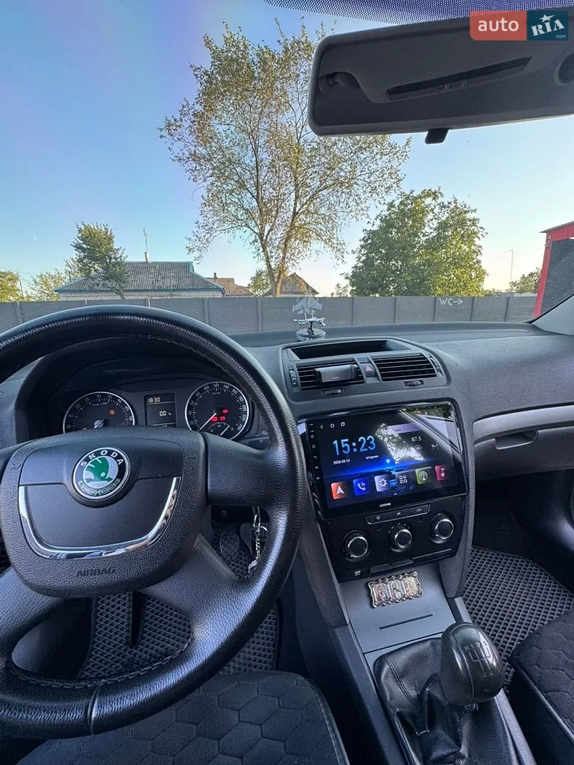 2010 Skoda Octavia - мініатюра 20