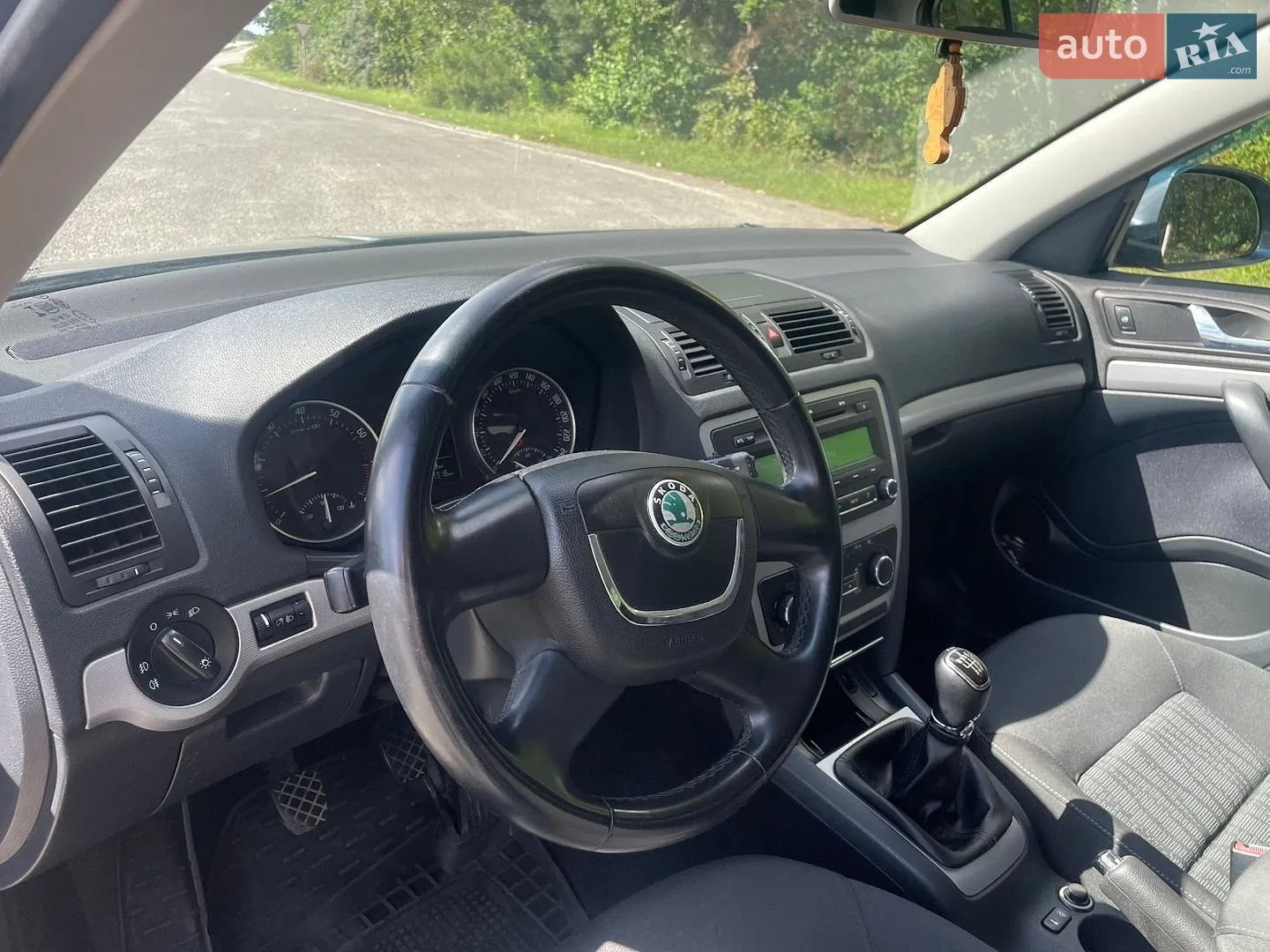 2010 Skoda Octavia - мініатюра 27