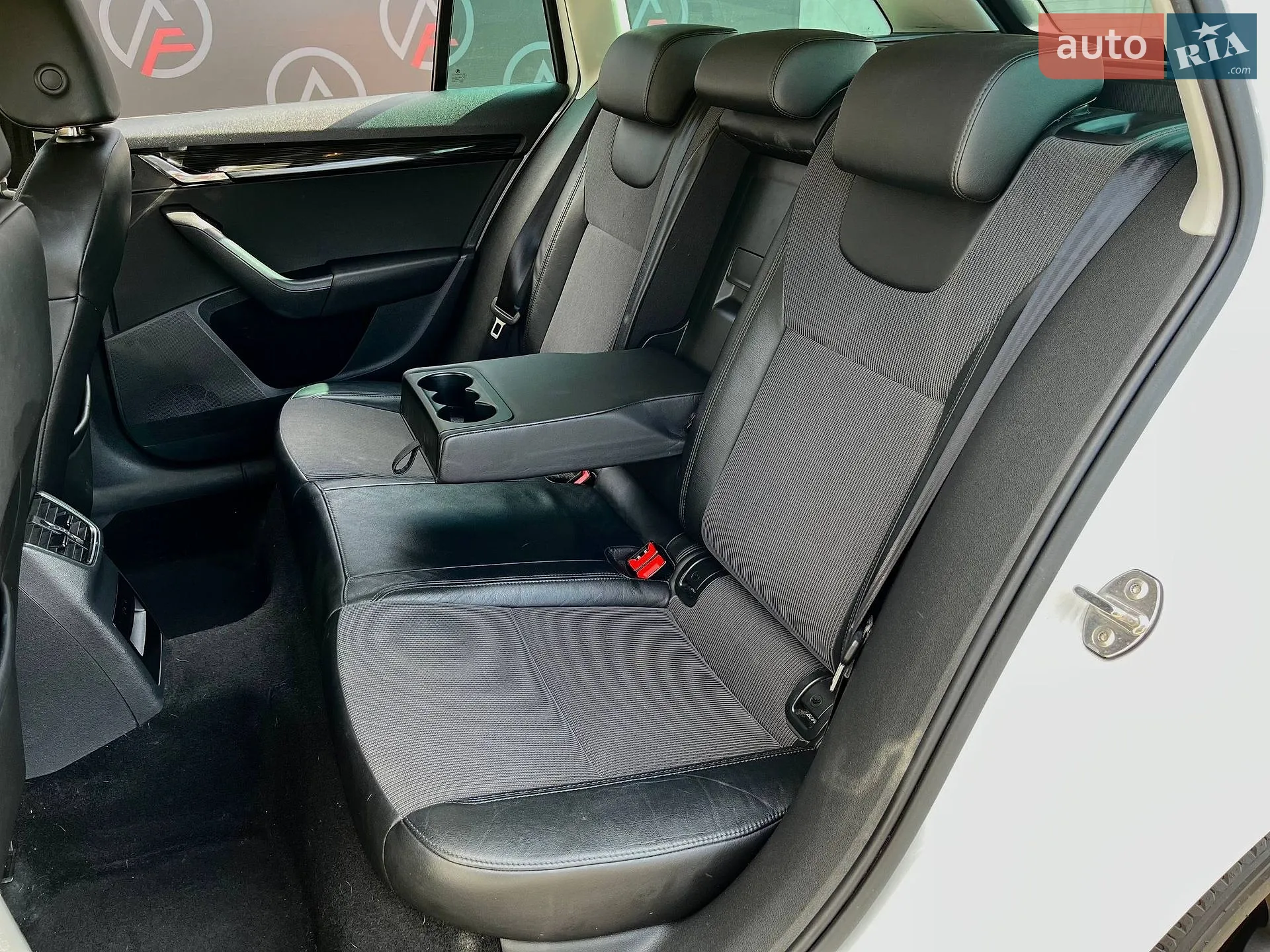 2014 SEAT Ibiza - мініатюра 13