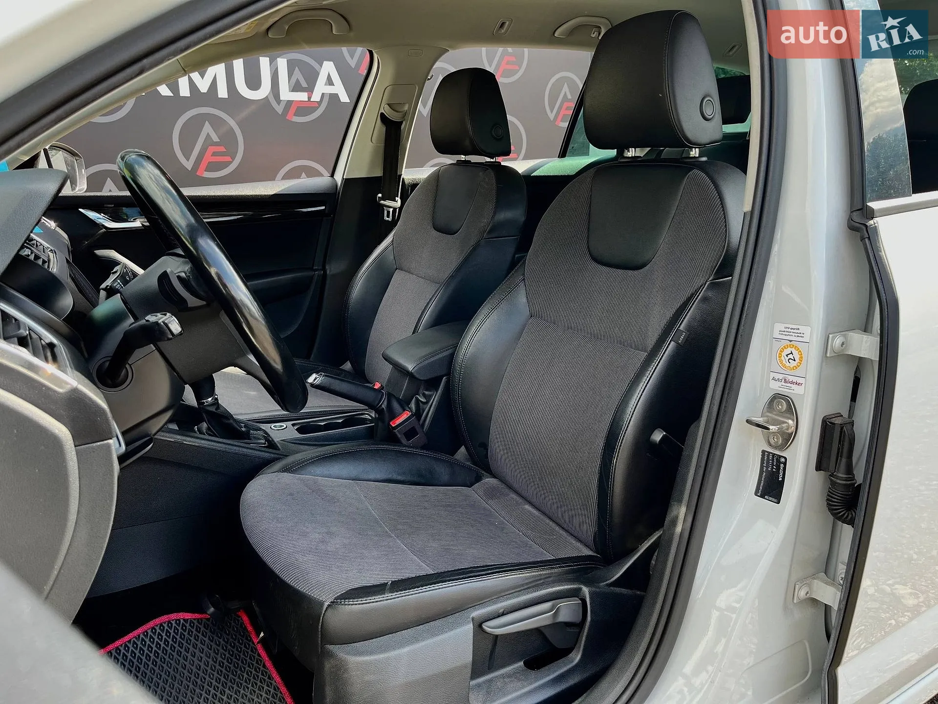 2014 SEAT Ibiza - мініатюра 12