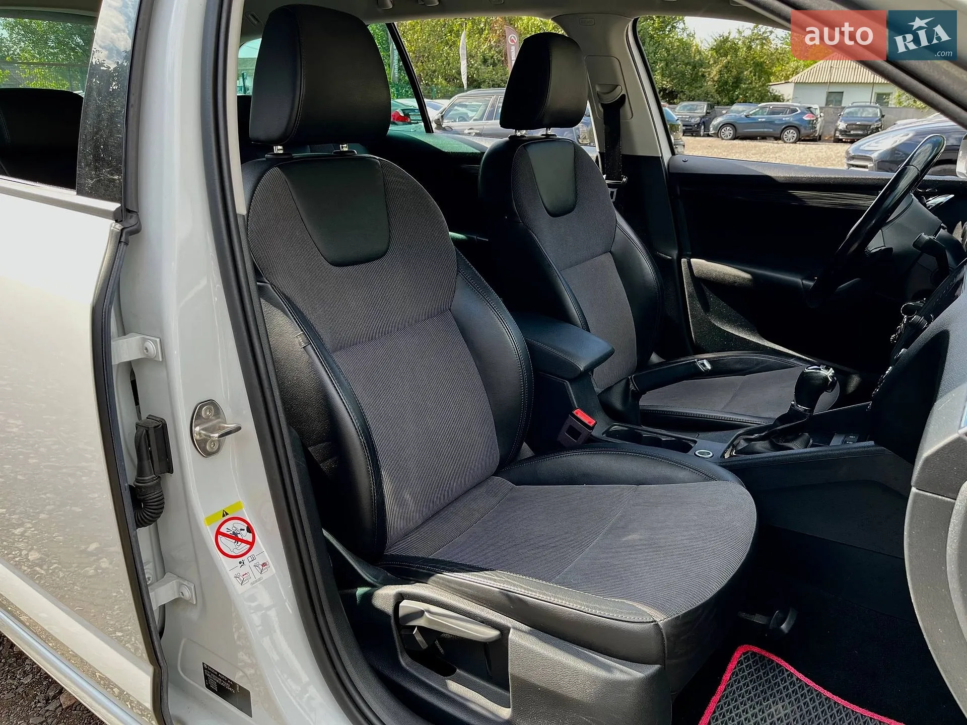 2014 SEAT Ibiza - мініатюра 15