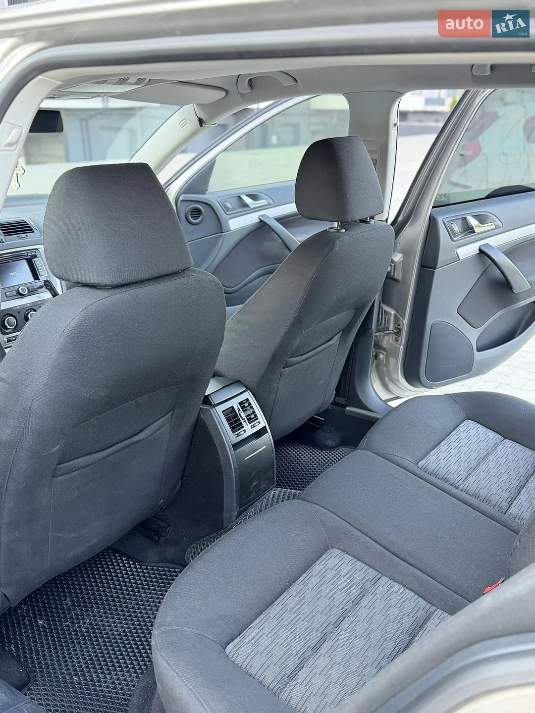2011 Skoda Octavia - мініатюра 9