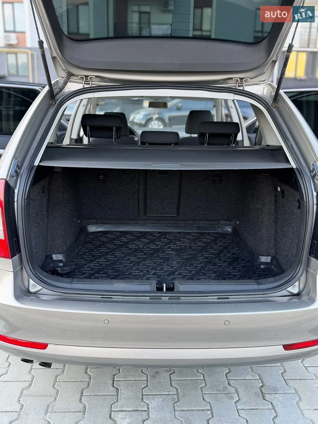 2011 Skoda Octavia - мініатюра 10