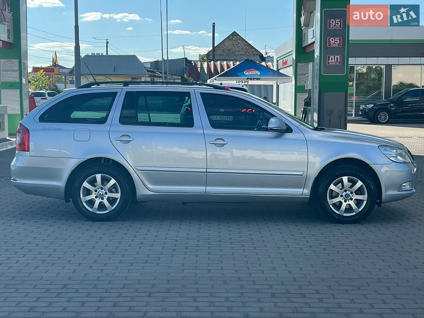 2010 Skoda Octavia - мініатюра 12