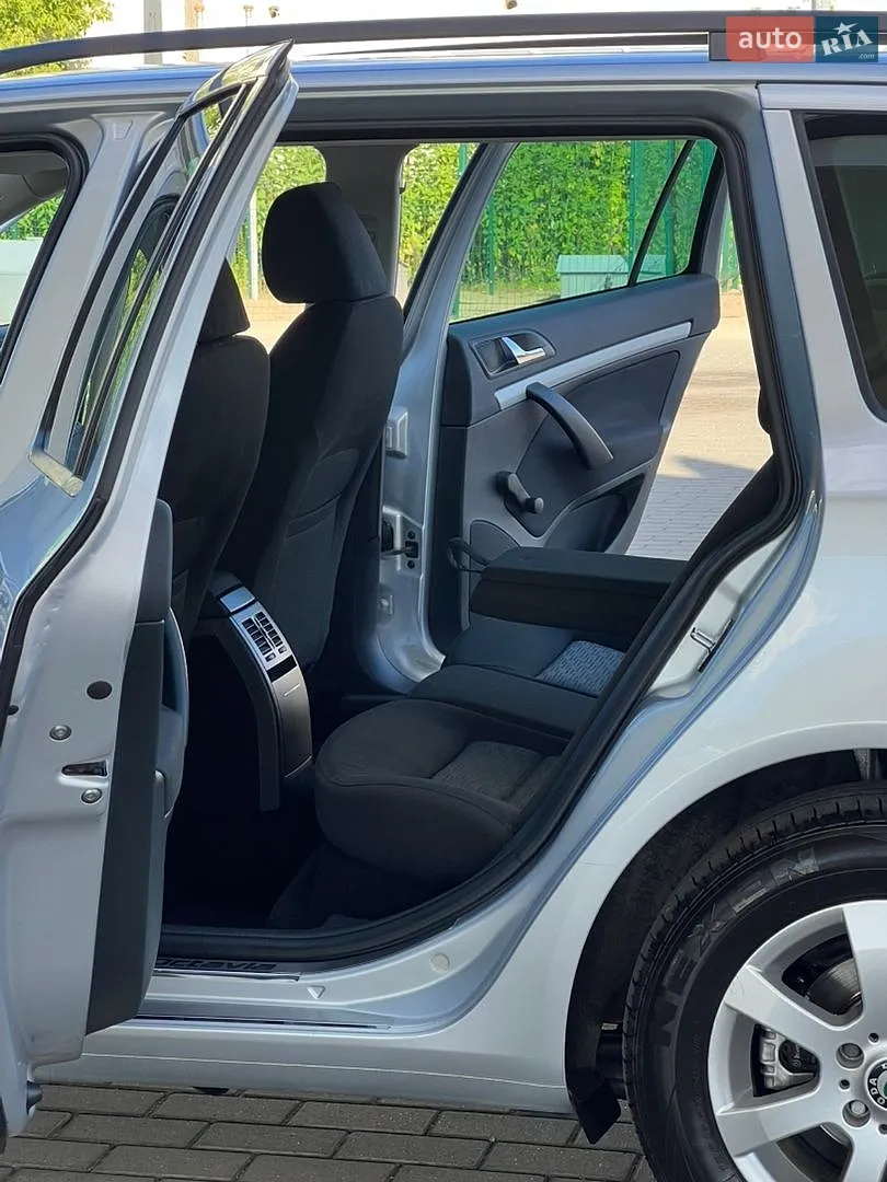 2010 Skoda Octavia - мініатюра 26