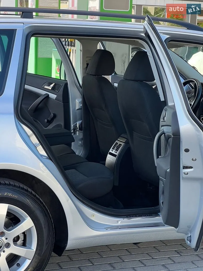 2010 Skoda Octavia - мініатюра 27