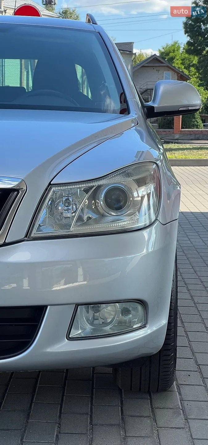 2010 Skoda Octavia - мініатюра 15