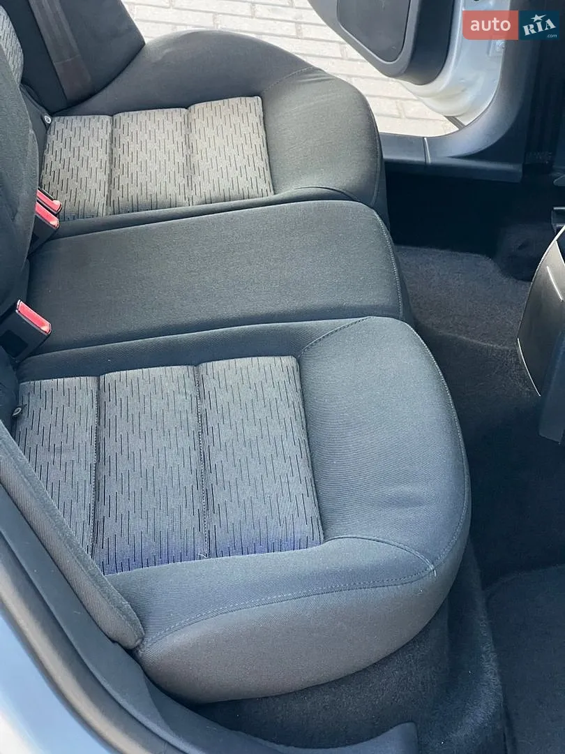 2010 Skoda Octavia - мініатюра 32