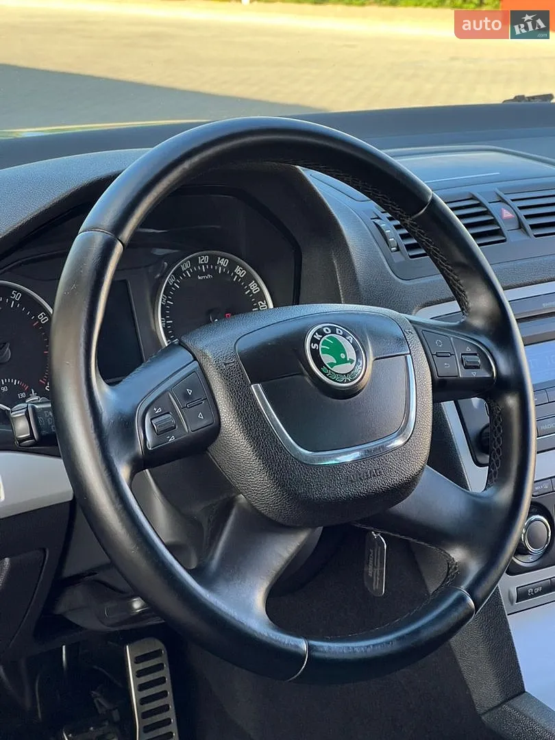 2010 Skoda Octavia - мініатюра 36
