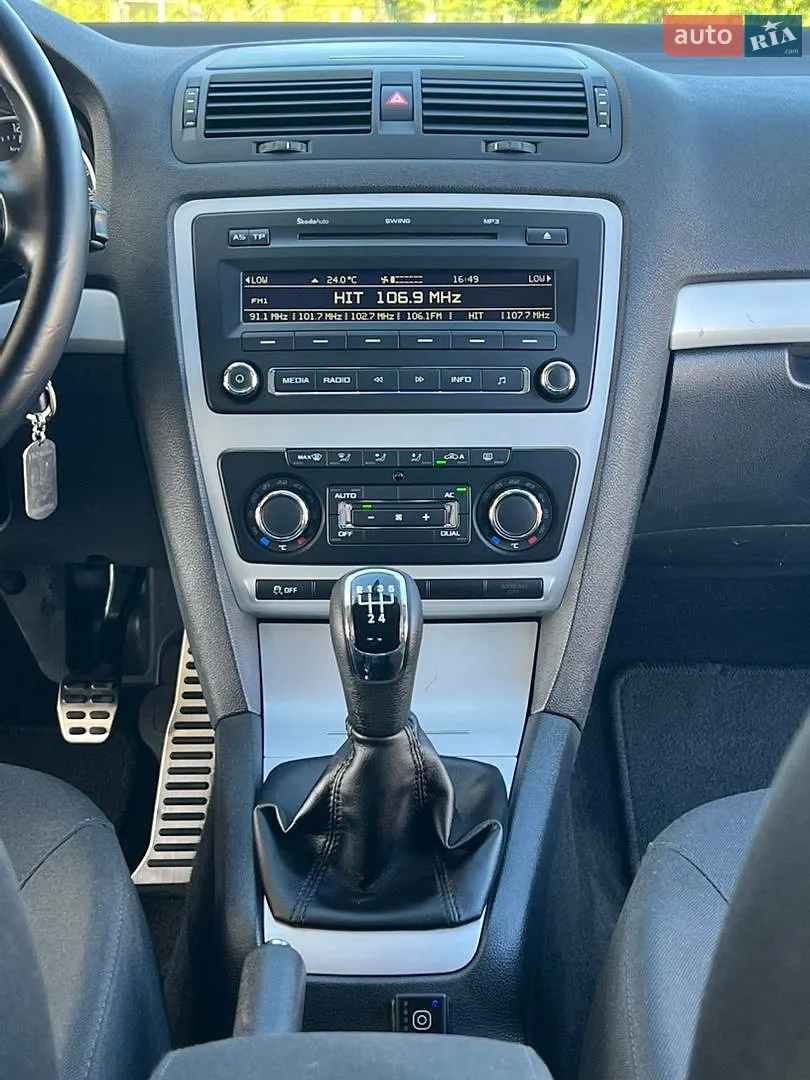 2010 Skoda Octavia - мініатюра 48