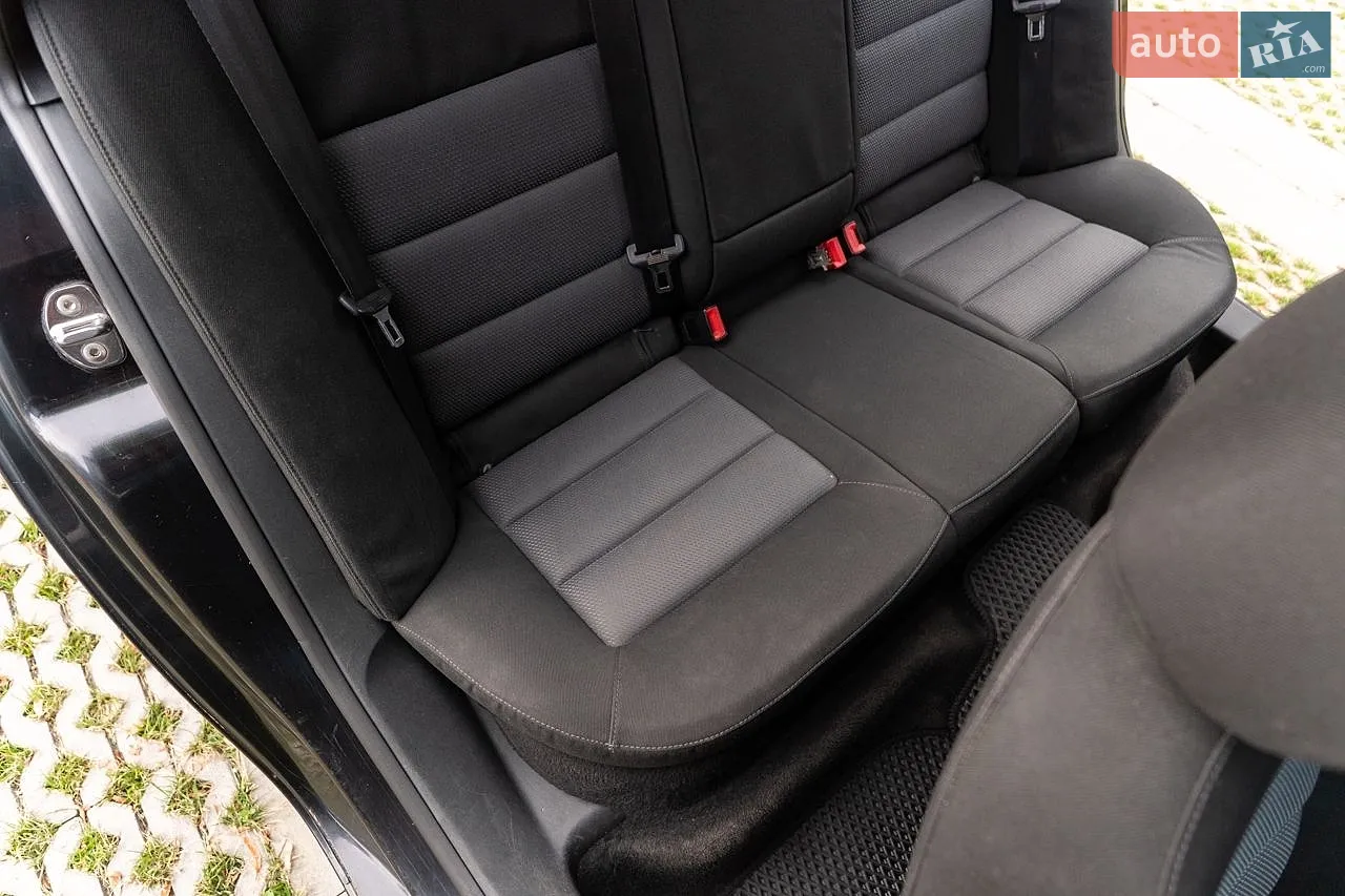 2010 Skoda Octavia - мініатюра 22