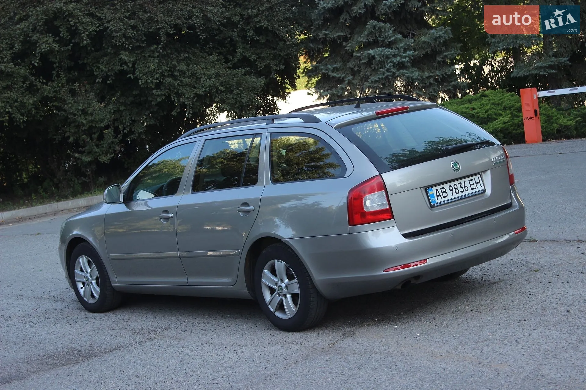 2010 Skoda Octavia - мініатюра 8