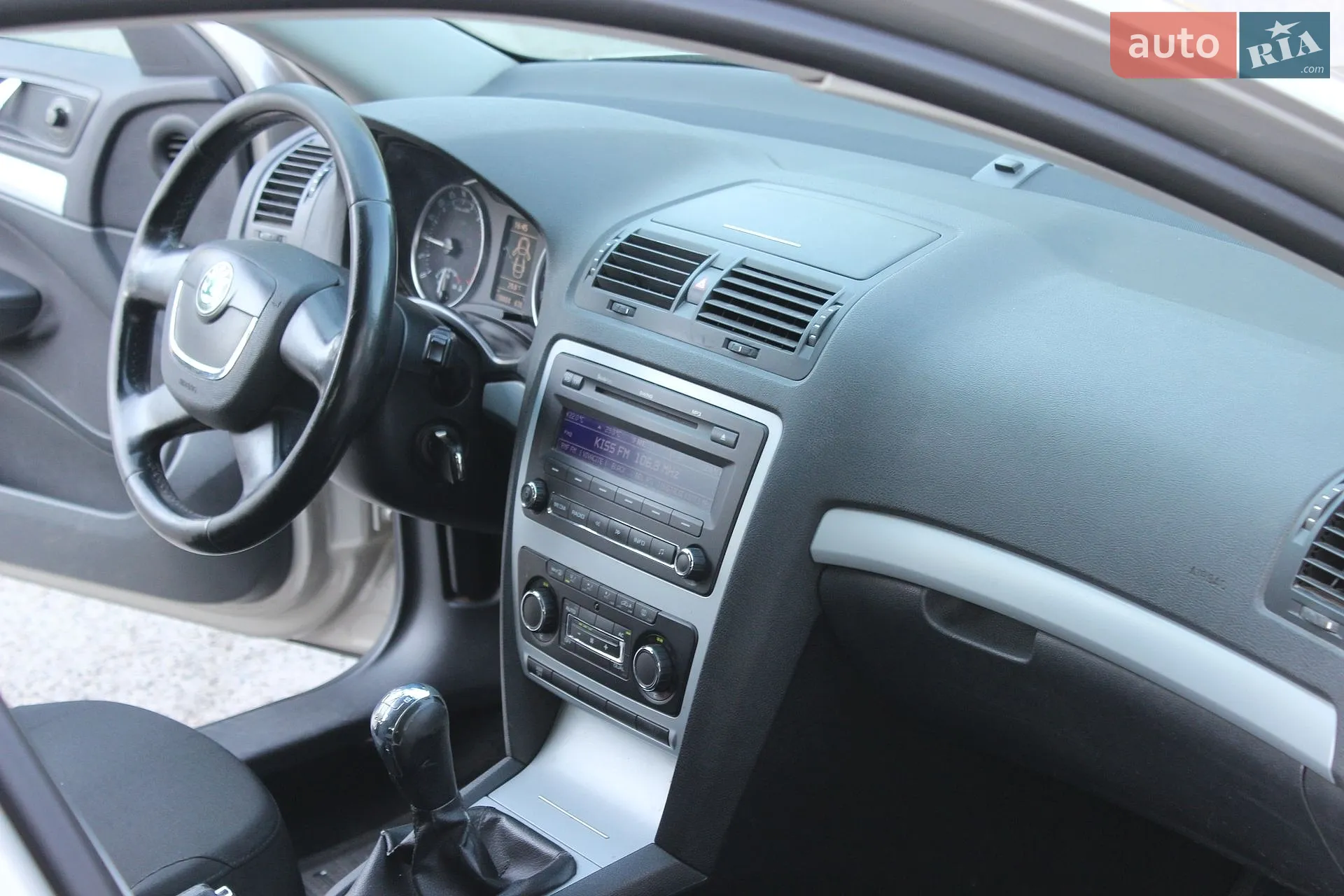 2010 Skoda Octavia - мініатюра 15