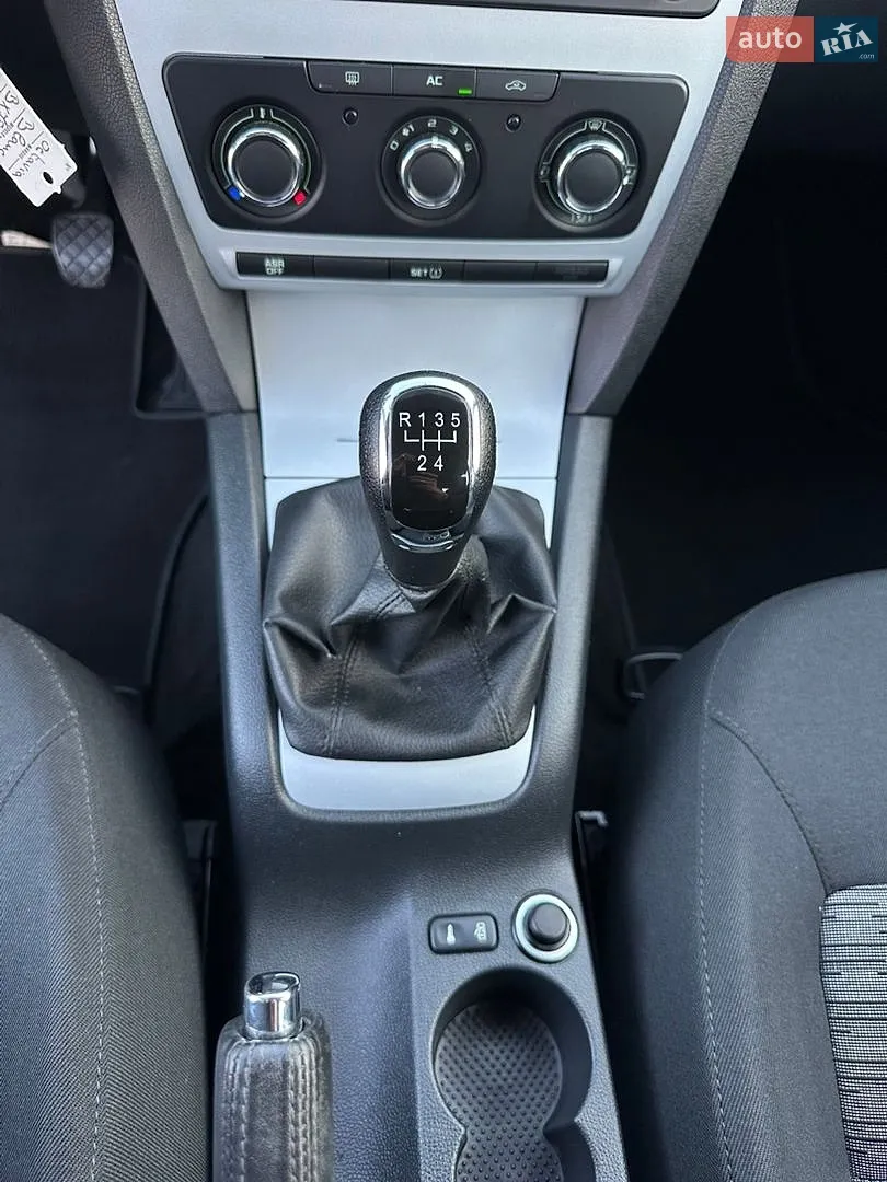 2012 Skoda Octavia - мініатюра 26