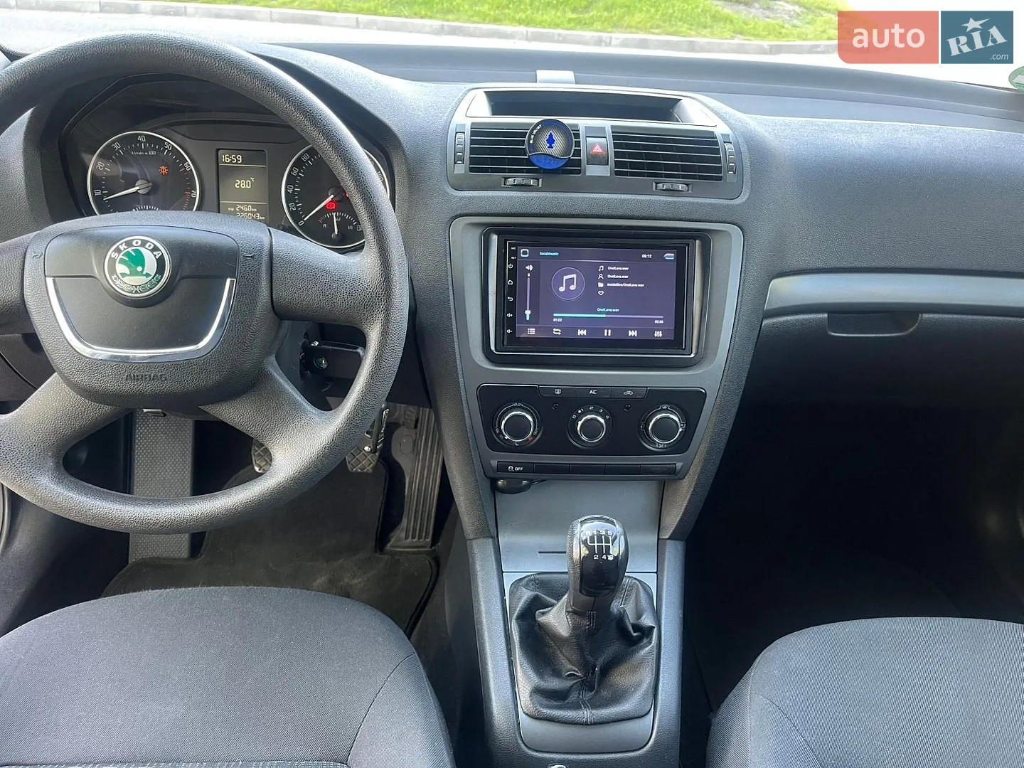 2010 Skoda Octavia - мініатюра 11
