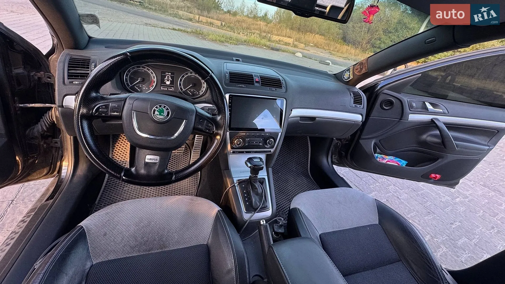 2010 Skoda Octavia - мініатюра 11