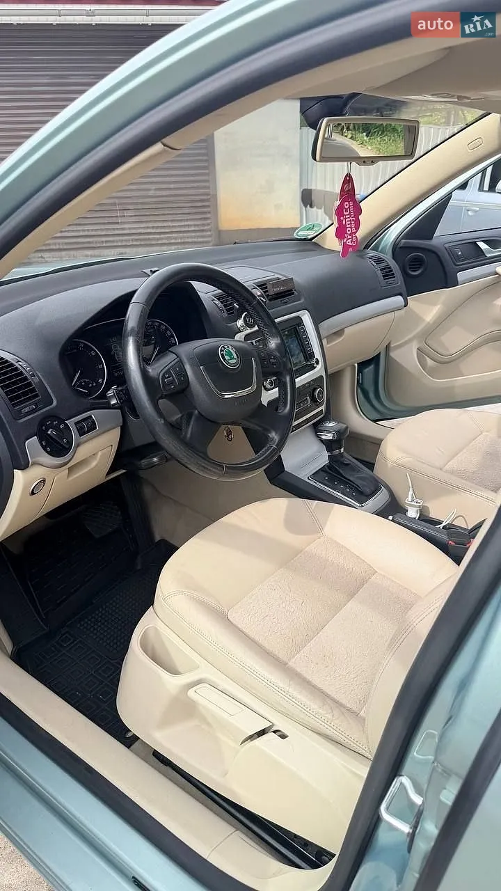2010 Skoda Octavia - мініатюра 12