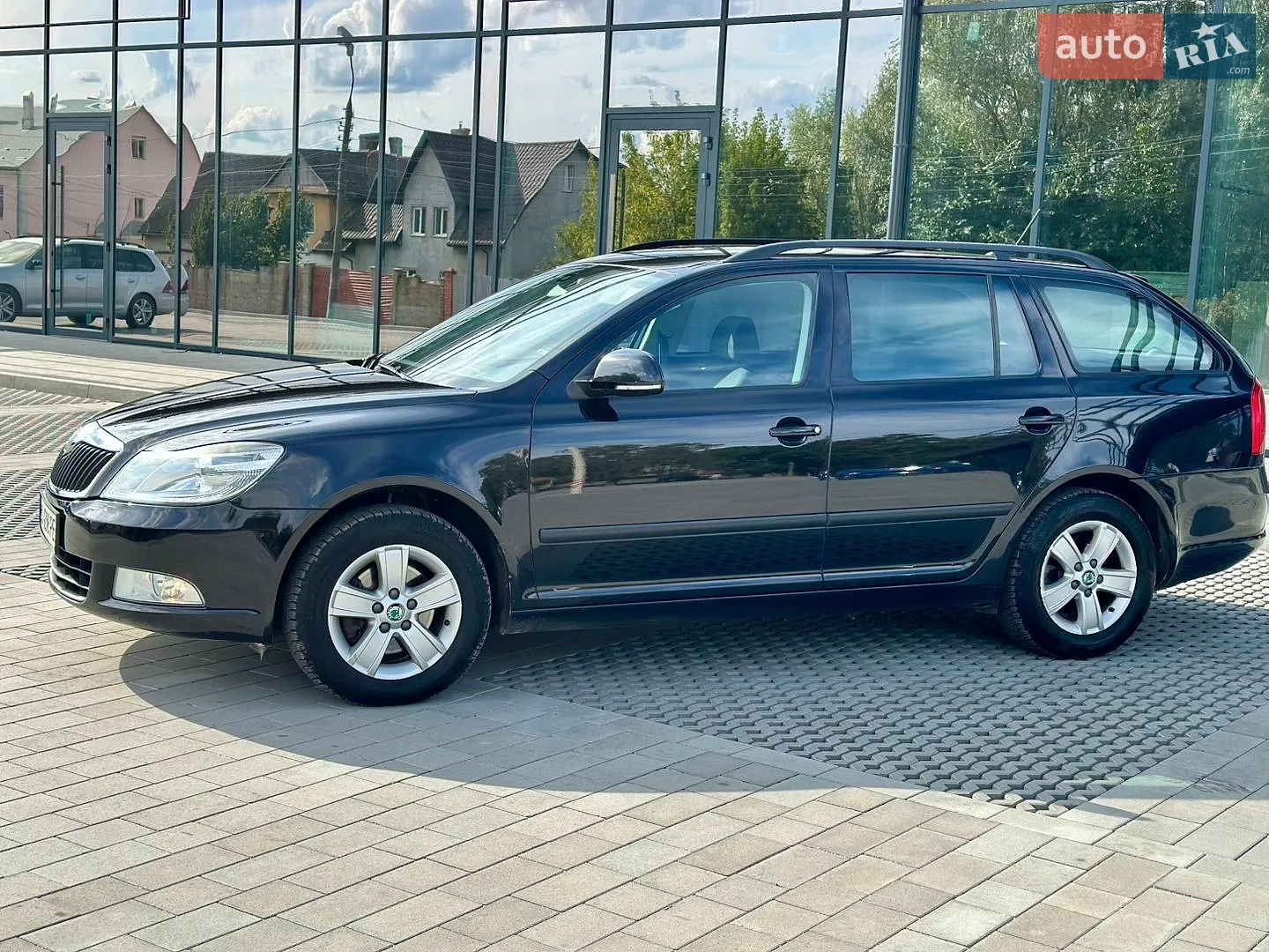 2011 Skoda Octavia - мініатюра 2