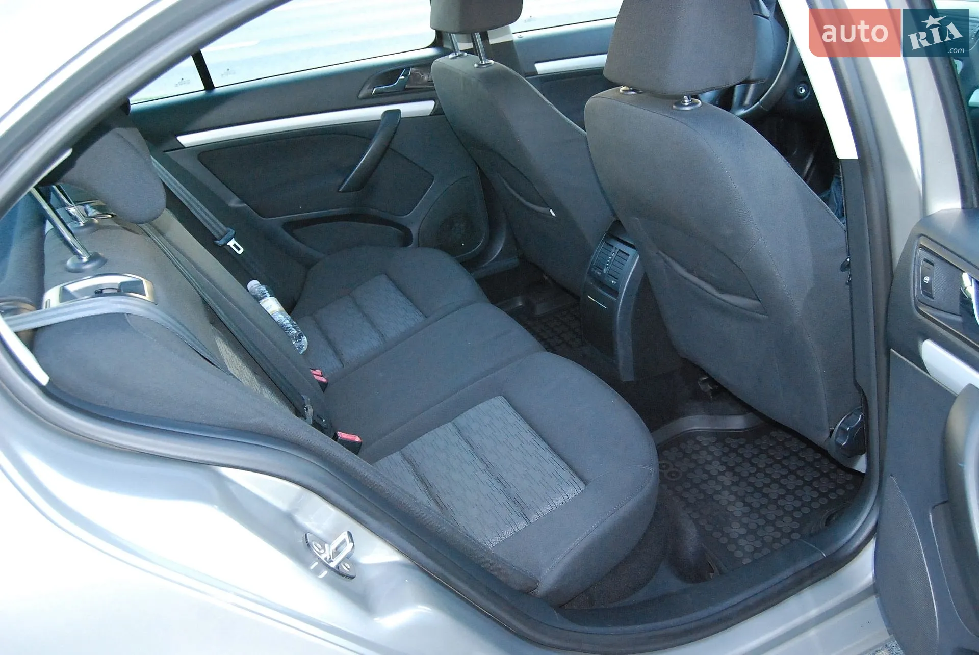 2010 Skoda Octavia - мініатюра 24