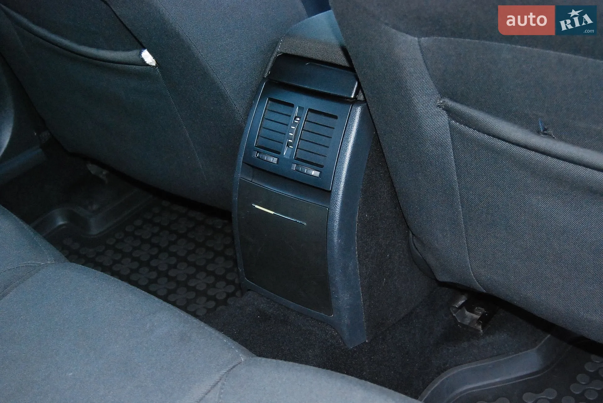 2010 Skoda Octavia - мініатюра 26