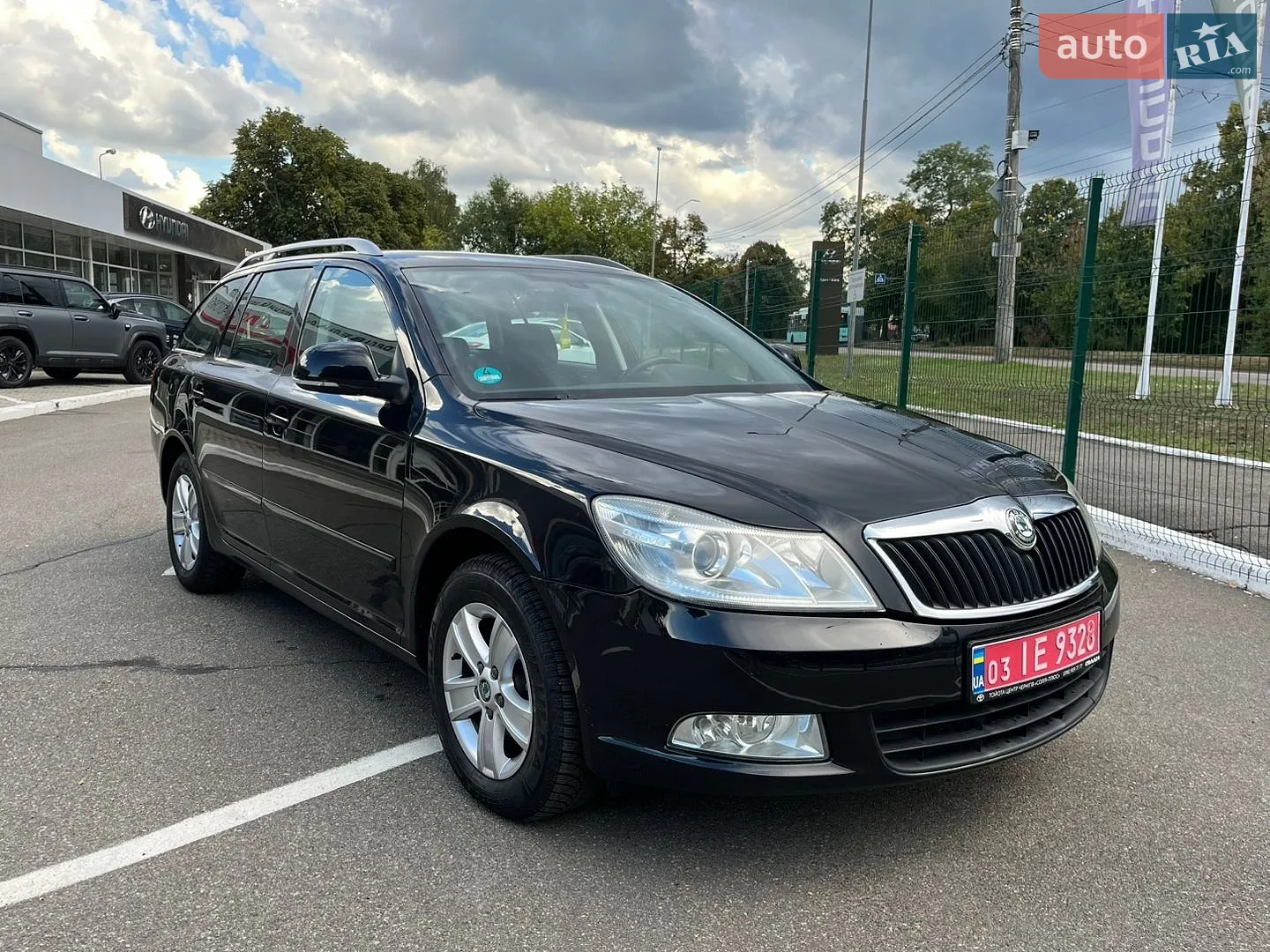 2010 Skoda Octavia - мініатюра 2