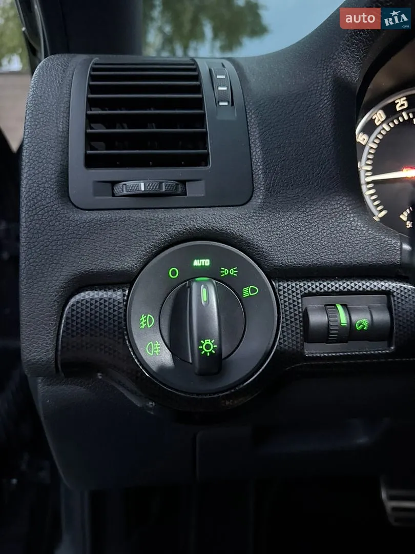 2012 Skoda Octavia - мініатюра 35