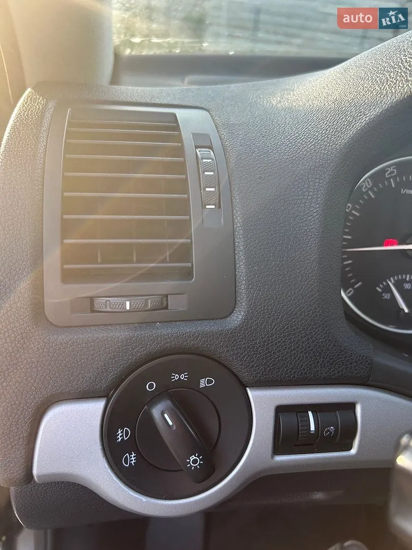 2012 Skoda Octavia - мініатюра 28