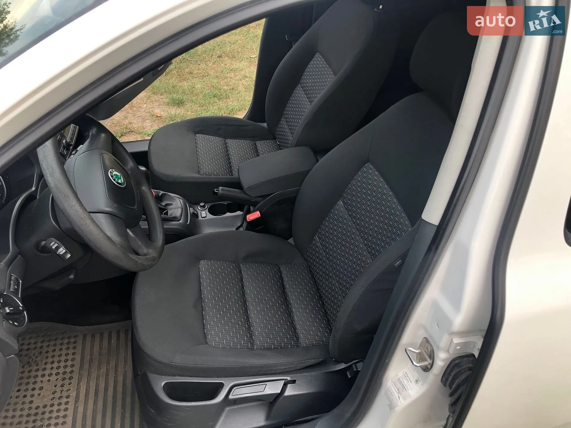 2010 Skoda Octavia - мініатюра 16