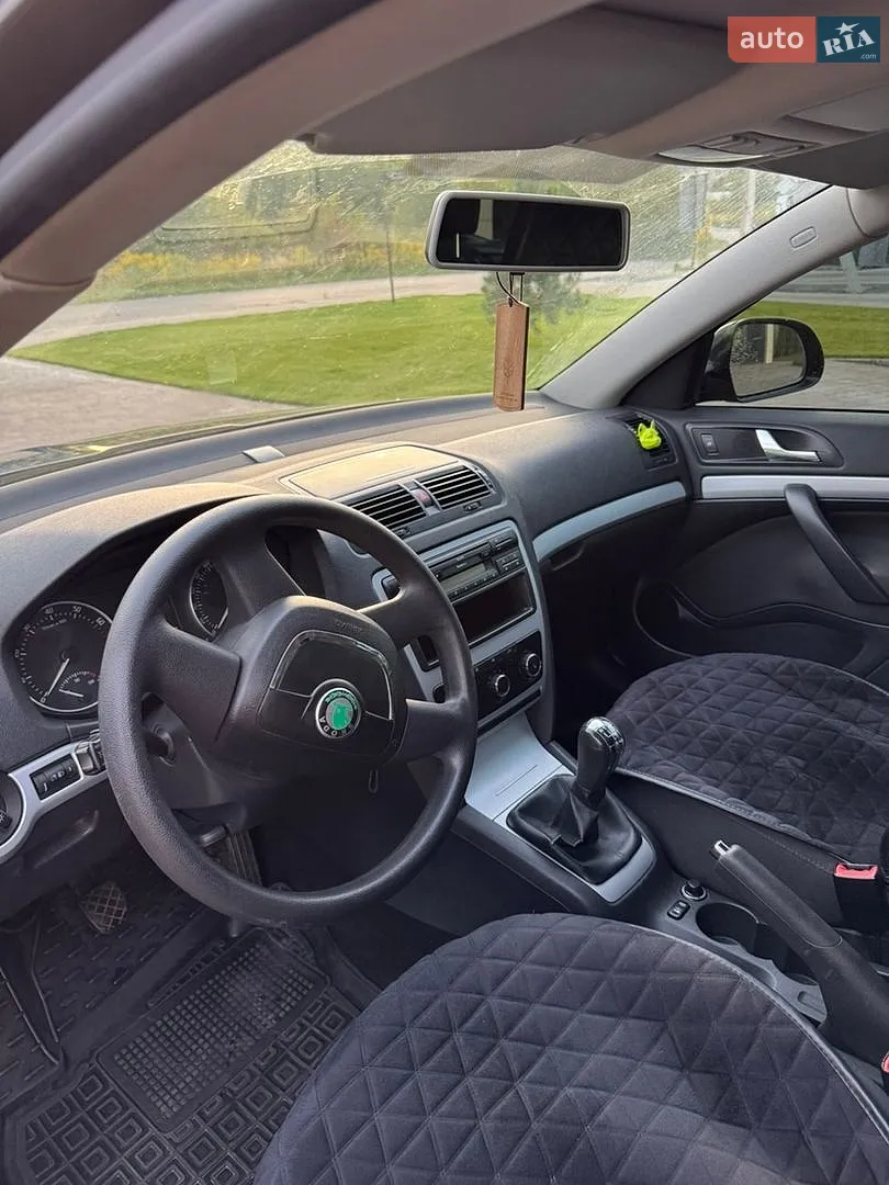 2010 Skoda Octavia - мініатюра 26