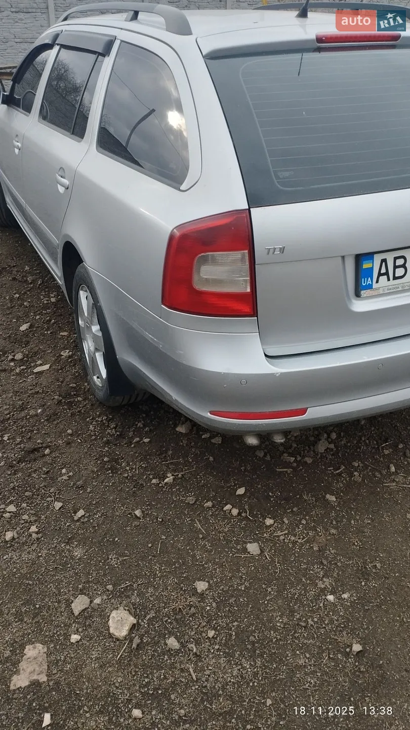 2010 Skoda Octavia - мініатюра 3