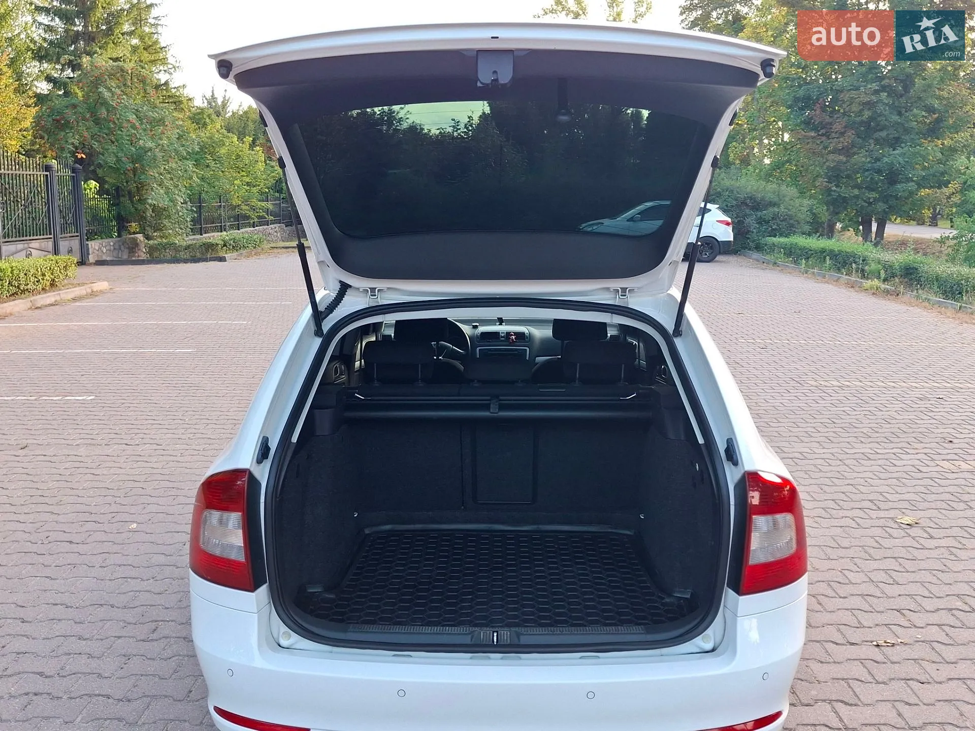 2010 Skoda Octavia - мініатюра 26