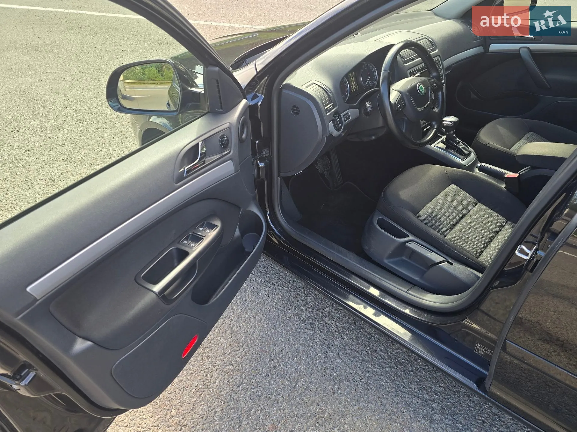 2010 Skoda Octavia - мініатюра 16