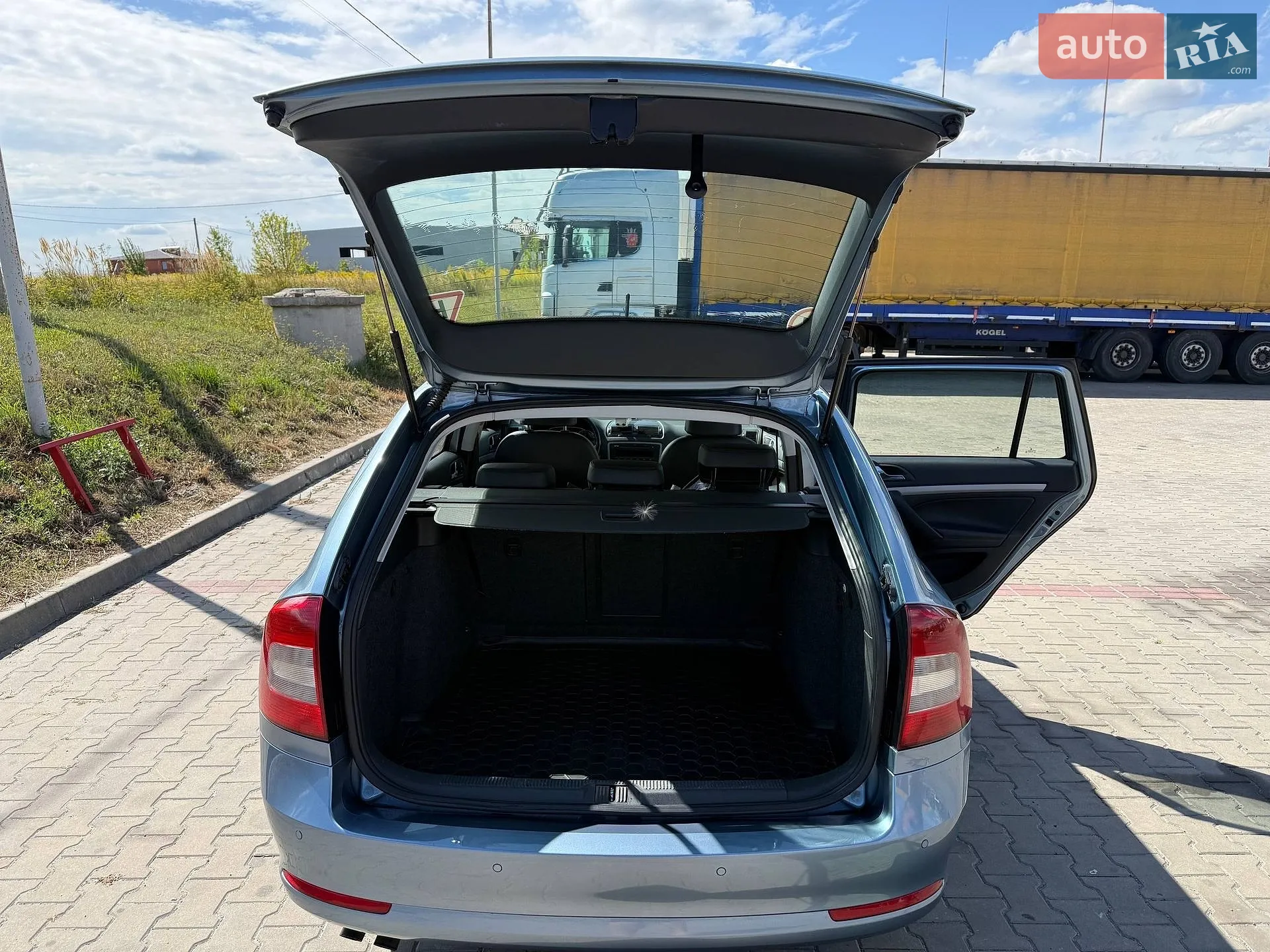 2011 Skoda Octavia - мініатюра 9