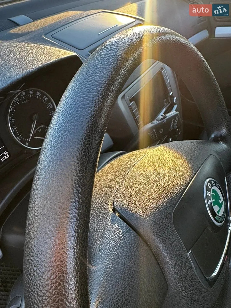 2011 Skoda Octavia - мініатюра 10
