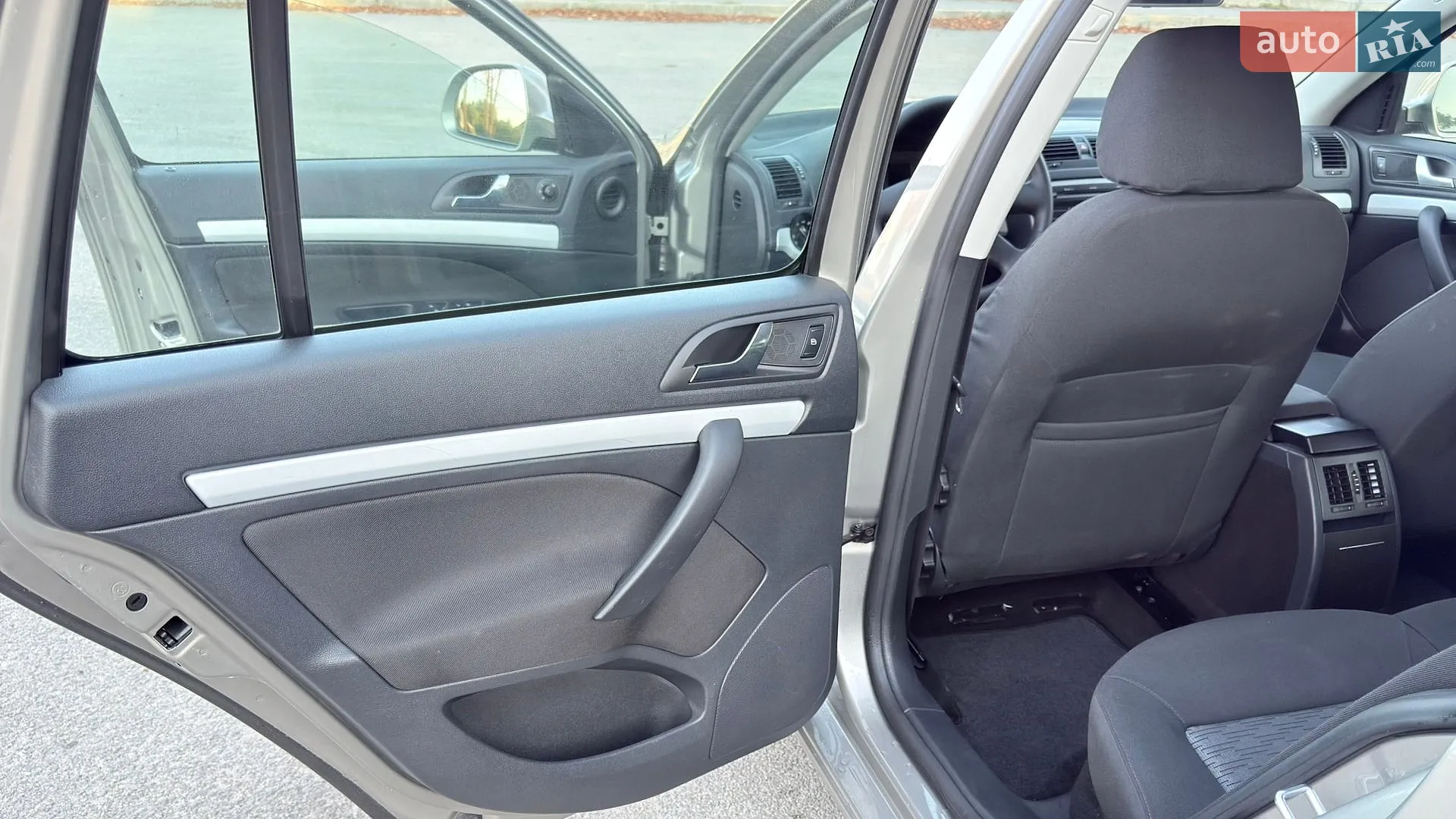 2011 Skoda Octavia - мініатюра 21
