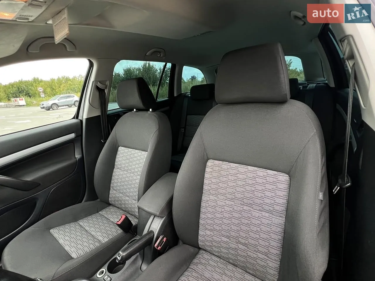 2010 Skoda Octavia - мініатюра 18