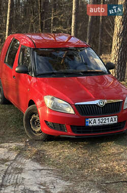 Вантажний фургон Skoda Praktik 2011 в Києві