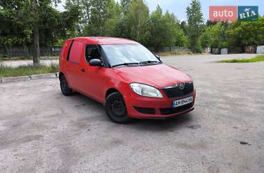 Вантажний фургон Skoda Praktik 2012 в Коростишеві