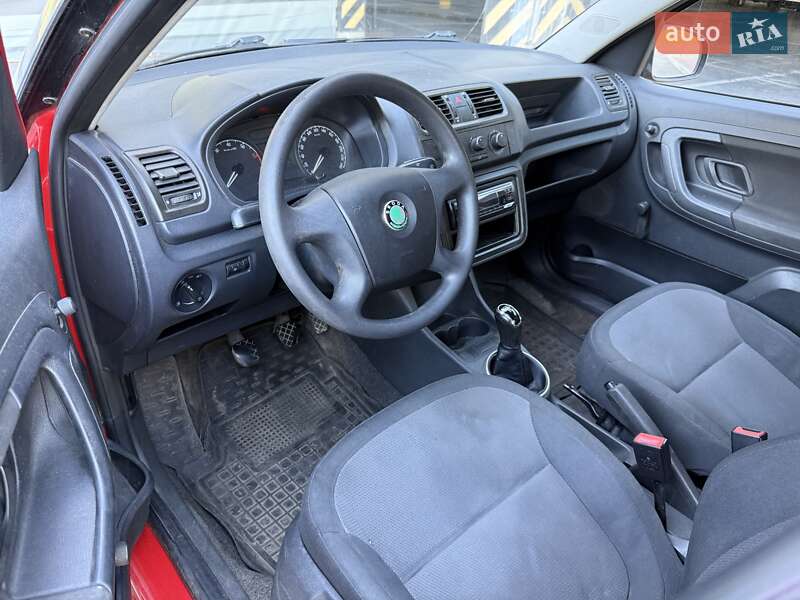 Грузовой фургон Skoda Praktik 2008 в Каменском