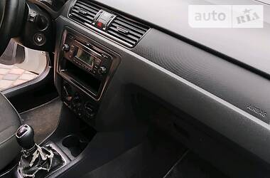Седан Skoda Rapid 2013 в 
